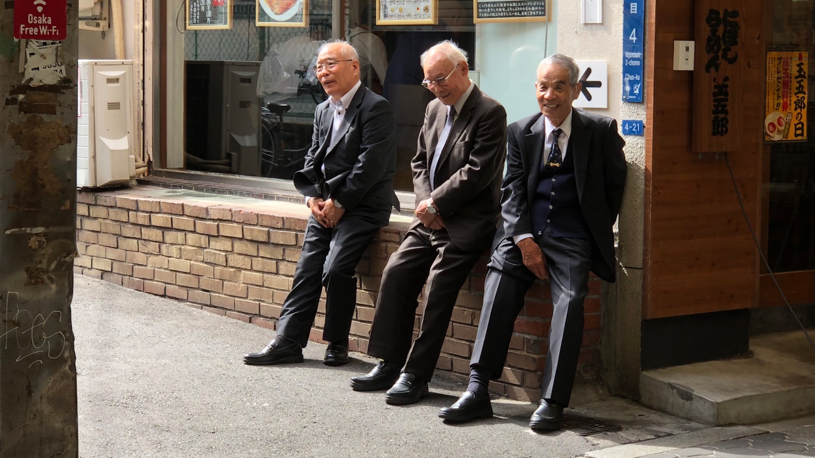 Ensuring Minimum Comfort in Senior-Focused Businesses